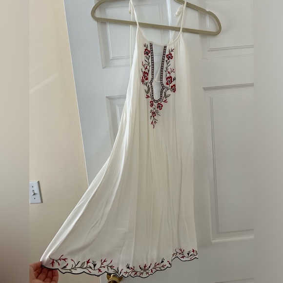 Lush Dresses & Skirts - Gorgeous LUSH dress size Medium white with embroidery NWOT